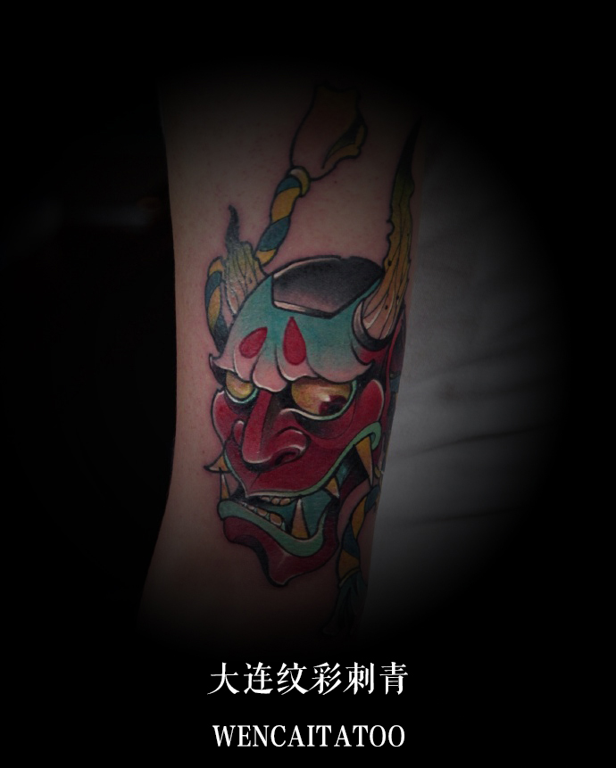 有点黑的章先生小臂般若纹身