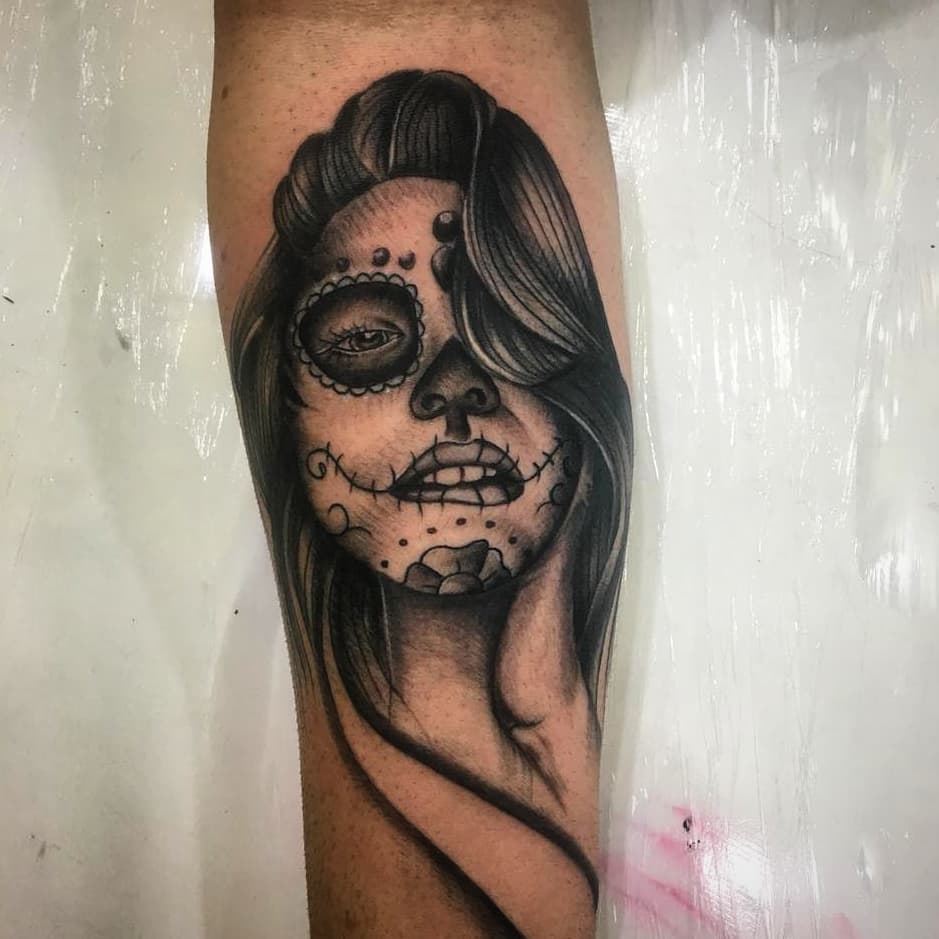 小臂黑灰deadgirl纹身图案