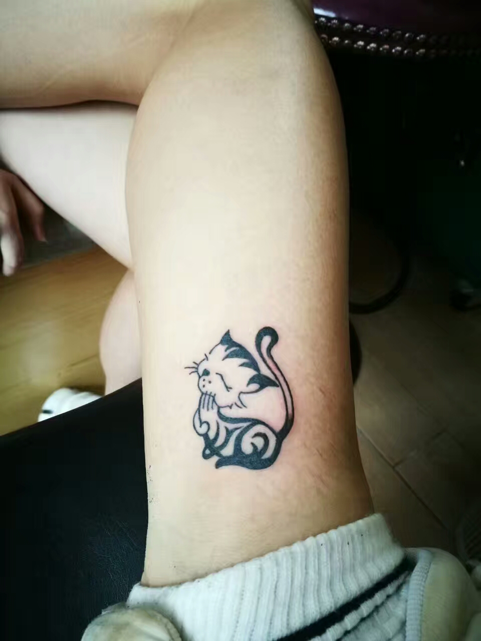 小腿可爱卡通猫咪纹身图案