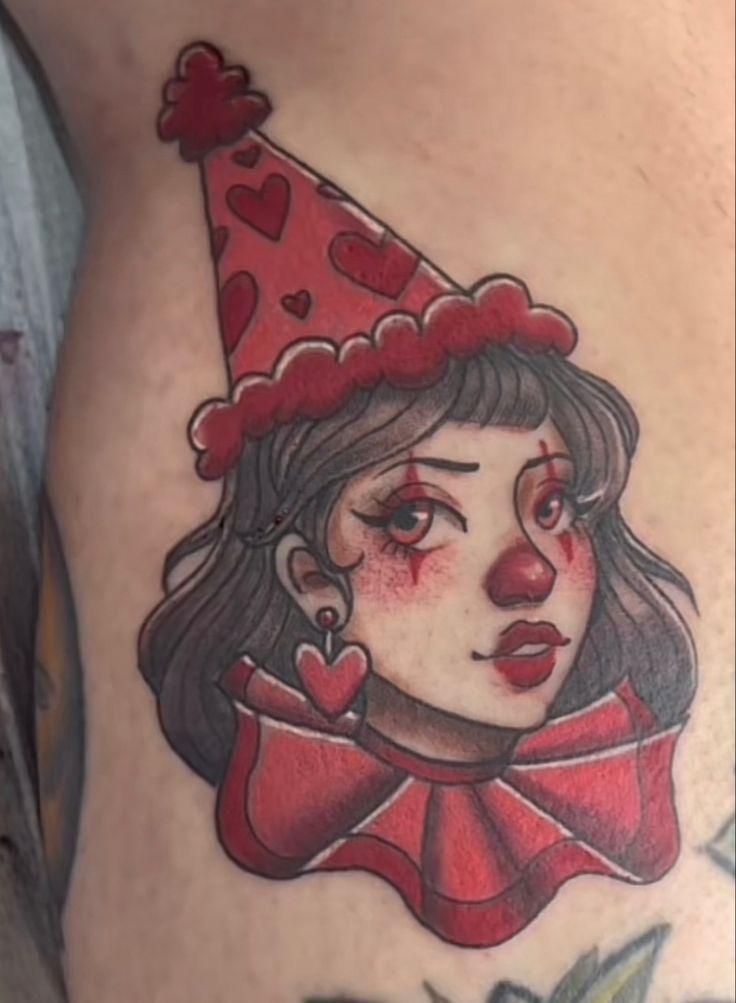 戴着圣诞帽子的红鼻子少女纹身图案